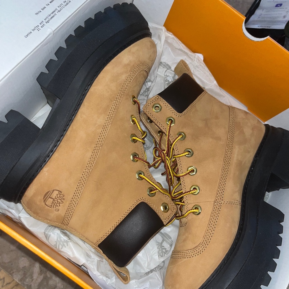 Women timberlands heel boots | 7.5